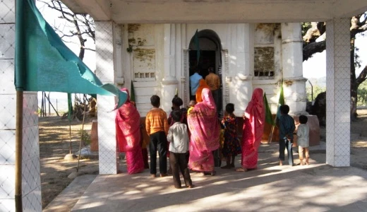 All of one place: A Muslim saint, a converted Hindu princess, and a Hindu deity